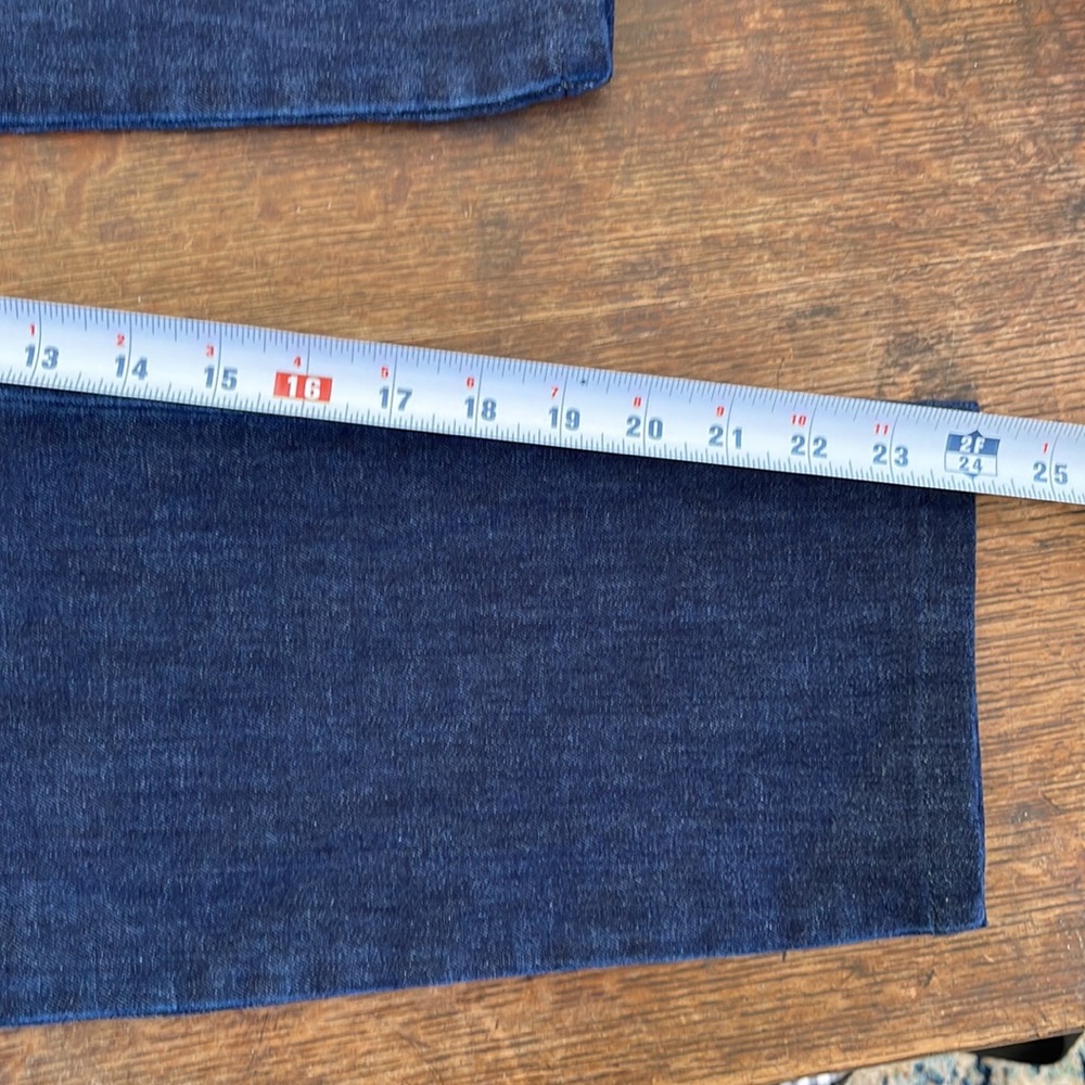😊. NEW!  SOFT SURROUNDINGS cropped jeans. - Picture 5 of 5